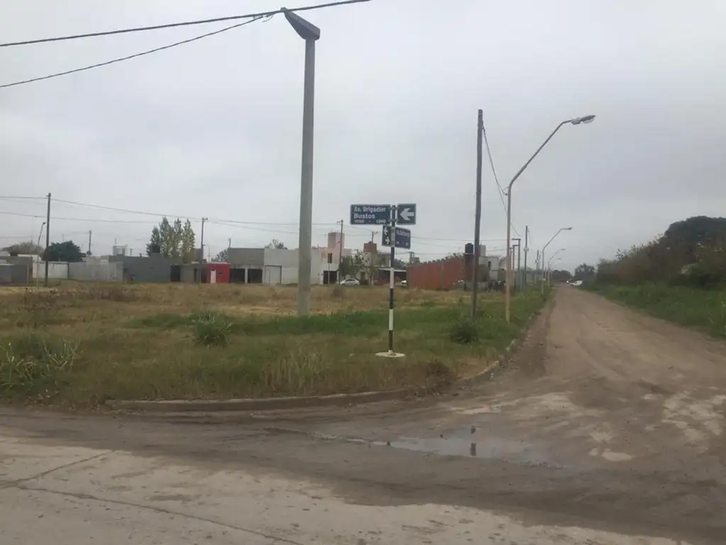 Excelente Esquina sobre Camino Interprovincial