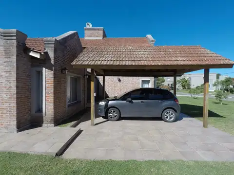 Casa en Venta - 4 dormitorios - USD 298.000