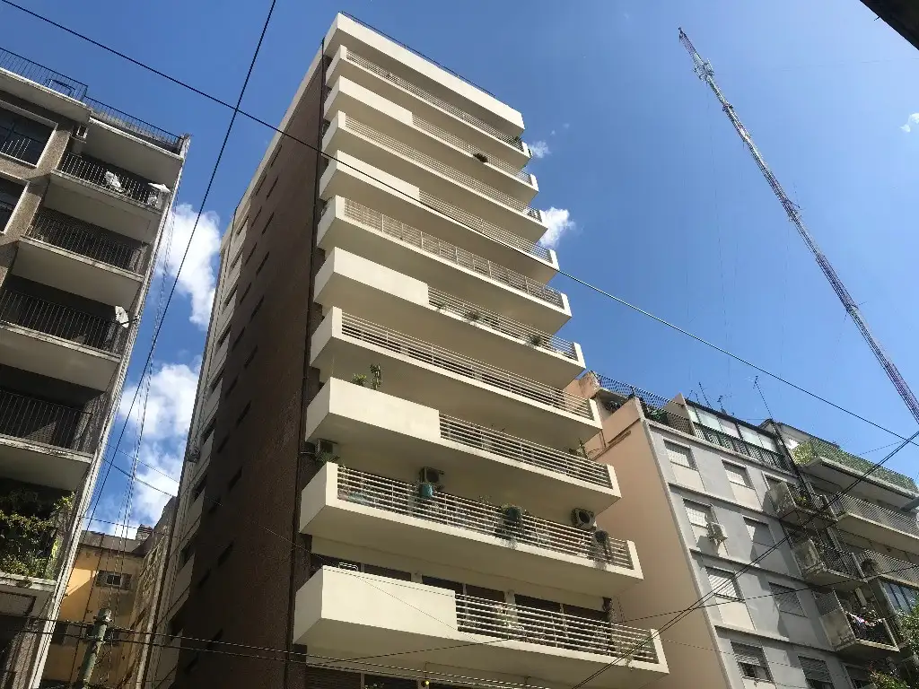 PISO 148M2 DE SUPERFICIE, 3 DORMITORIOS Y  DEP/SERVICIO. "COCHERA", BAULERA  DE 7 M2 Y BALCÓN ATERRAZADO 9X1,50