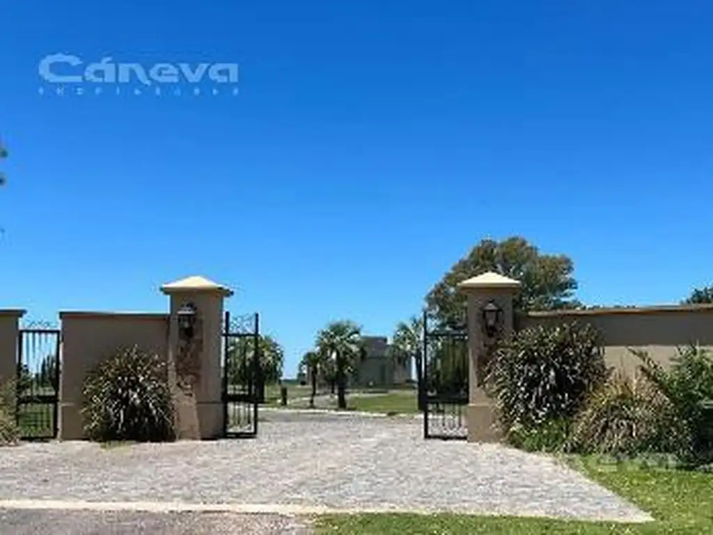 Casa en  Carmen de Areco a metros del Pueblo Tres Sargentos