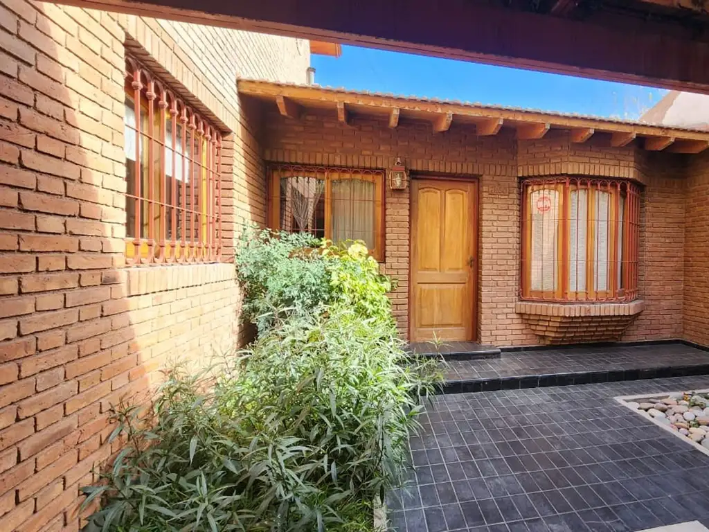 VENTA CASA EN SEXTA SECCION CIUDAD MENDOZA