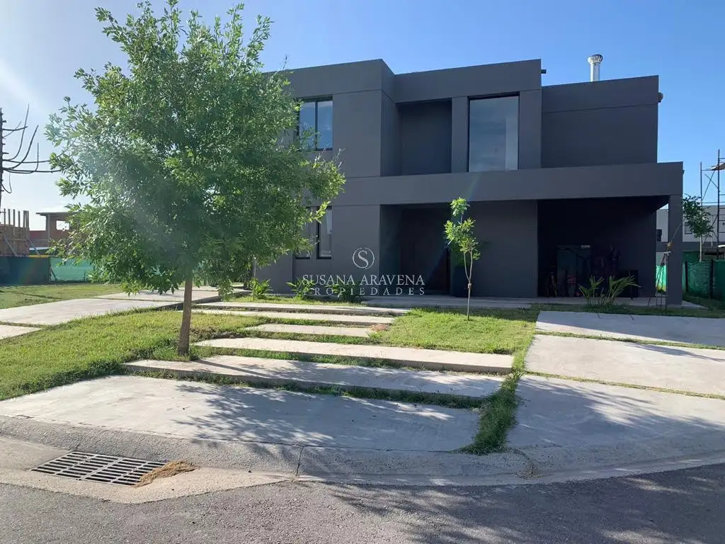 Casa en Venta y Alquiler en Lagoon Pilar