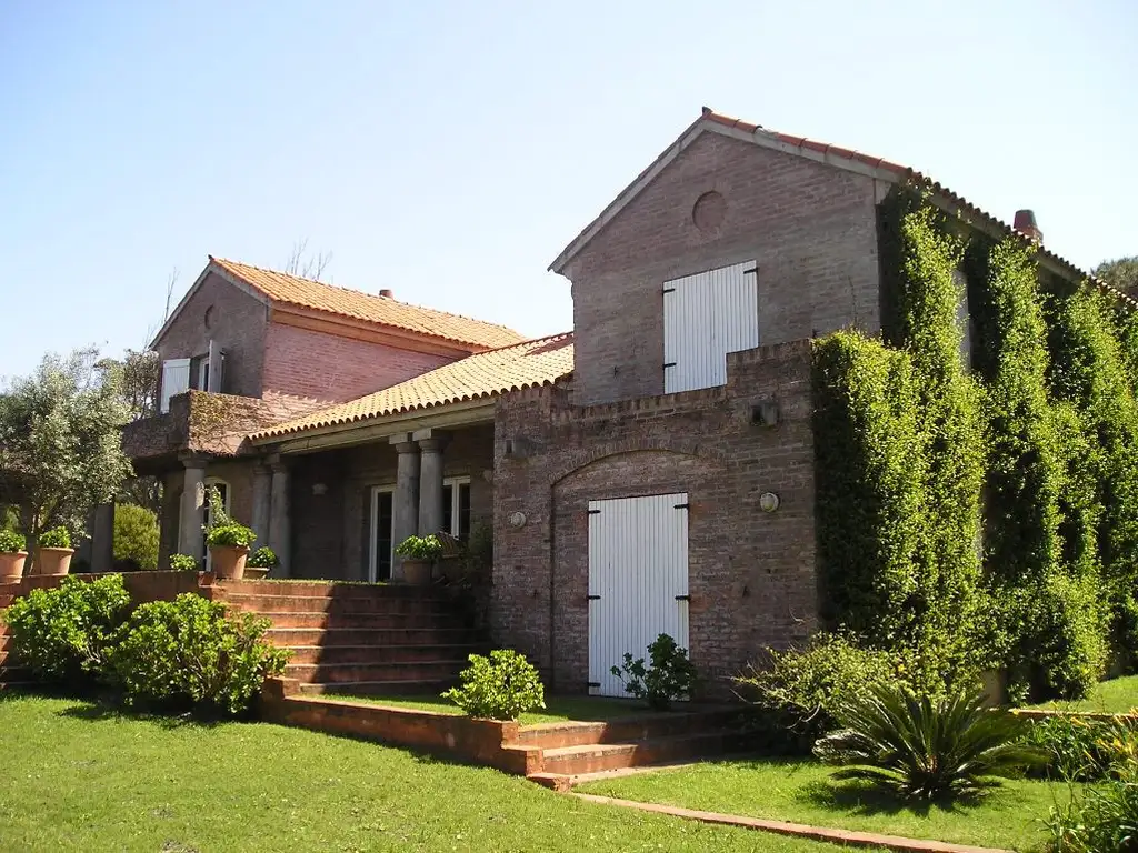 Casa - Venta - Uruguay, PLAYA BRAVA PUNTA DEL ESTE