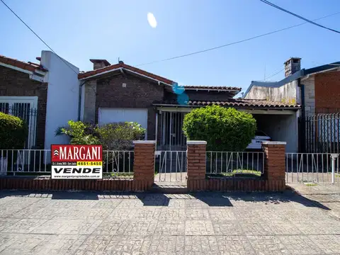 Casa 3 AMB c/ Cochera S/ Lote 420m2