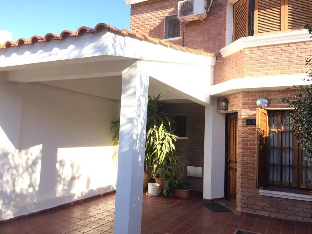 Impecable Dúplex en Venta de 2 Dormitorios   Escritorio en B° Residencial Vélez Sarsfield