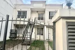 Venta Ph 2 ambientes con cochera descubierta en Ramos Mejia