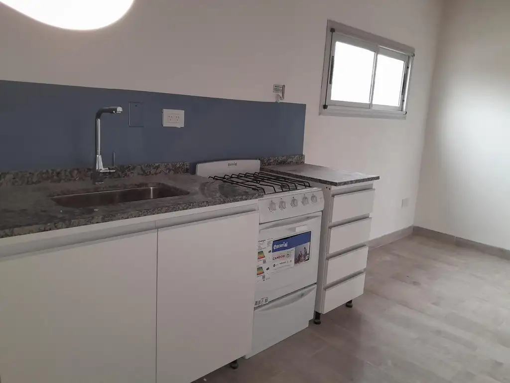 Departamento en Adrogué. Av. Espora 1 amb y medio. A Estrenar