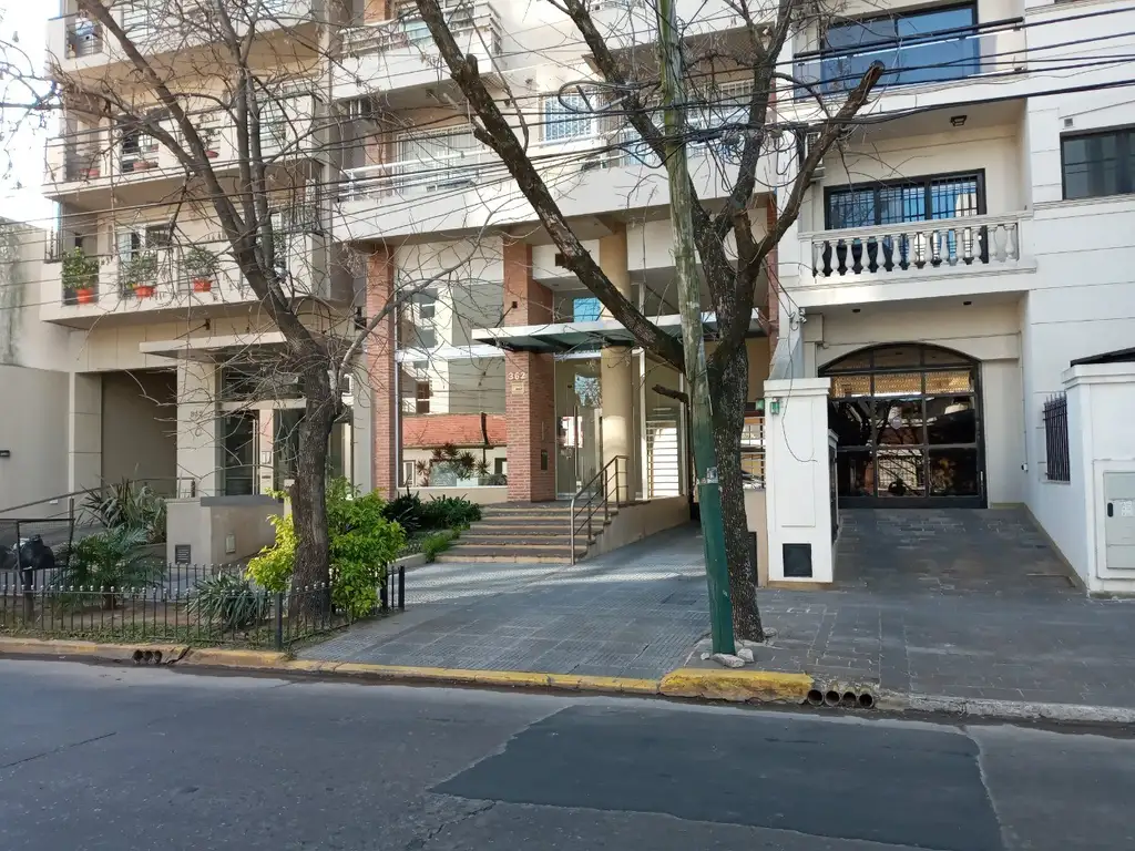 Departamento 2 Ambientes con Cochera en Centro Banfield