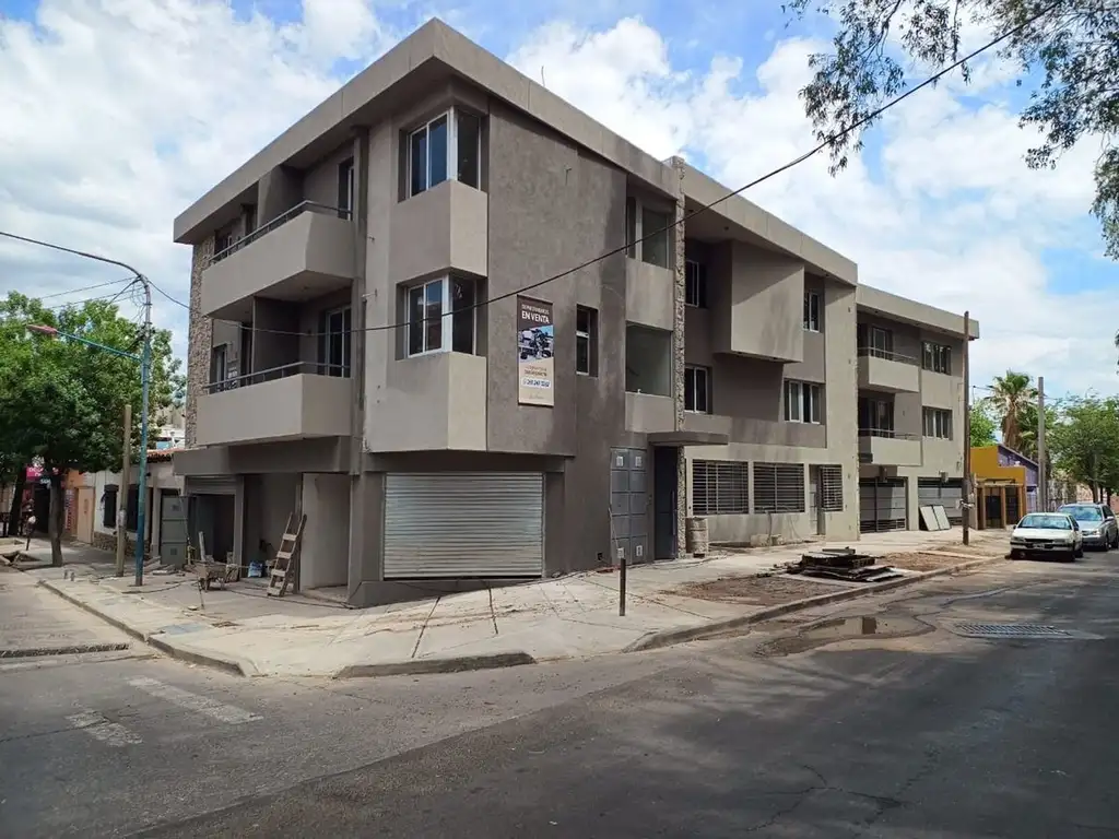 venta dpto. Godoy cruz dos habitación con cochera