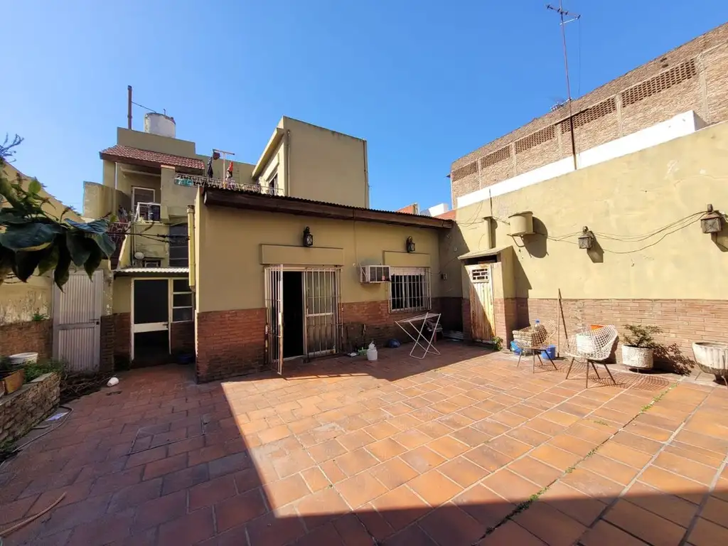 Casa 6 Ambientes En Venta En Lanus Con Quincho