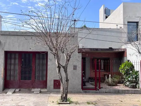 CASA EN VENTA EN PERGAMINO A REFACCIONAR