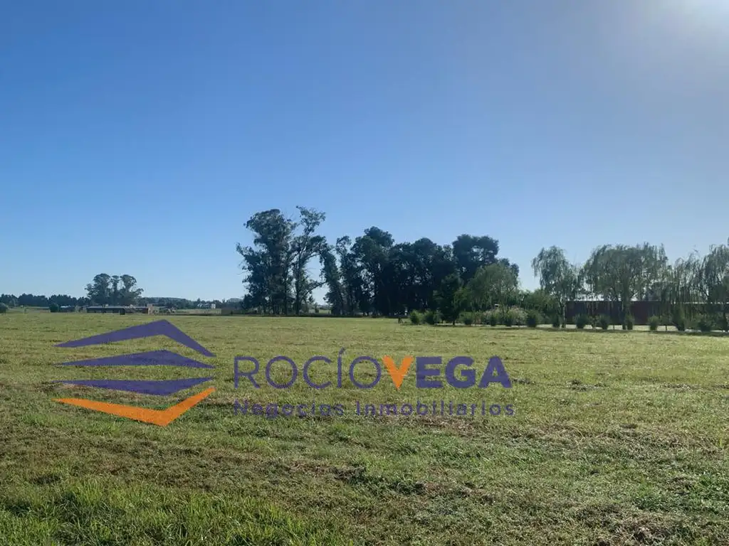 Terreno en venta en  El Espinillo Golf Lujan