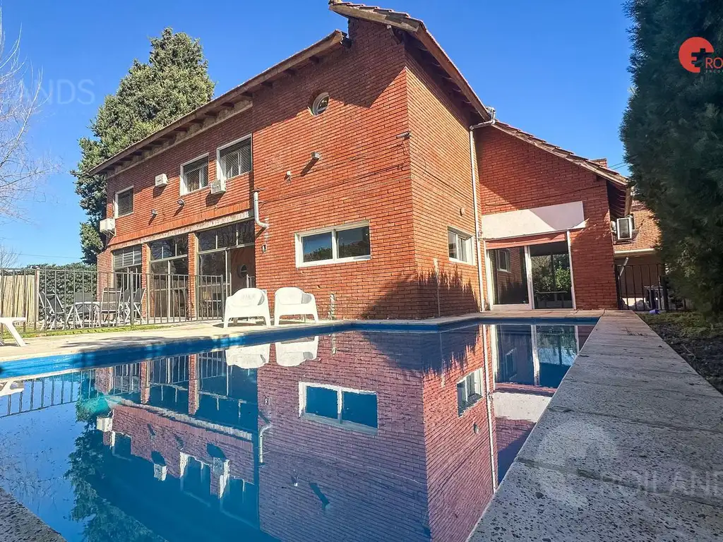 Venta Casa 4 Ambientes en 2 Plantas, con Jardín y Piscina en Country El Venado Canning