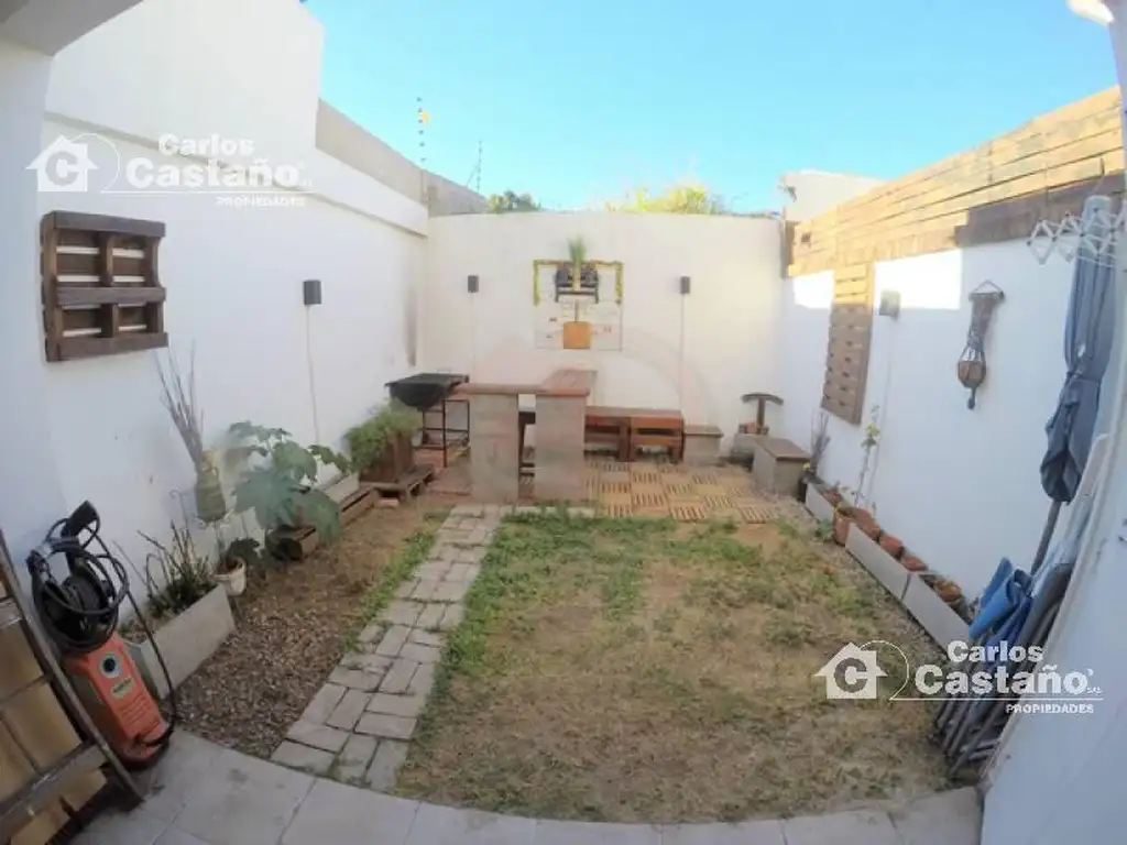 Hermoso Duplex 3 Amb. cerca de Estaciones de Tren y Colectivos