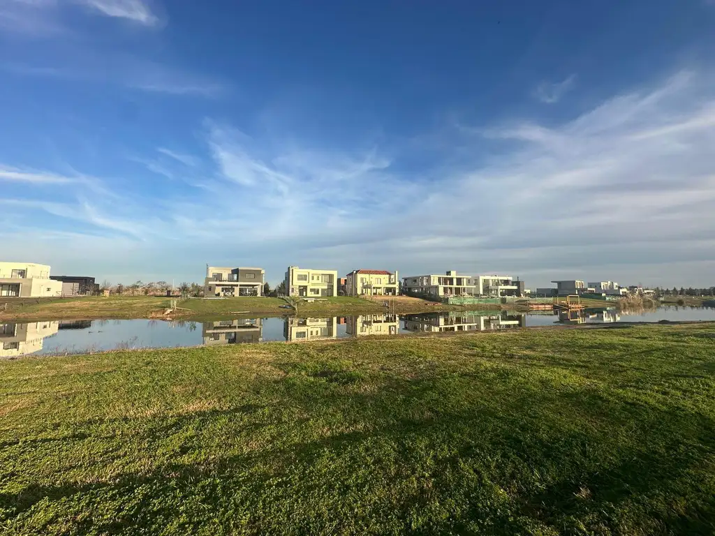 Terreno al agua en venta en El Naudir