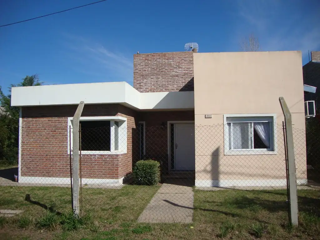 Casa en  Acevedo a metros del Rio