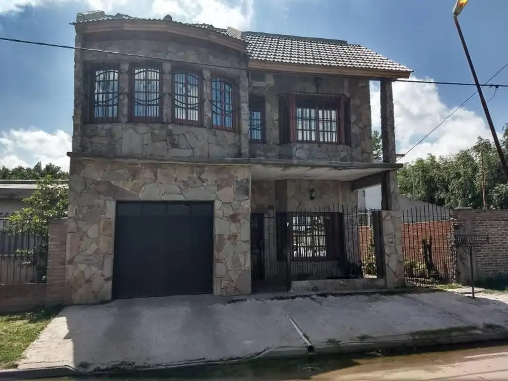 Excelente casa  en venta en Laferrere