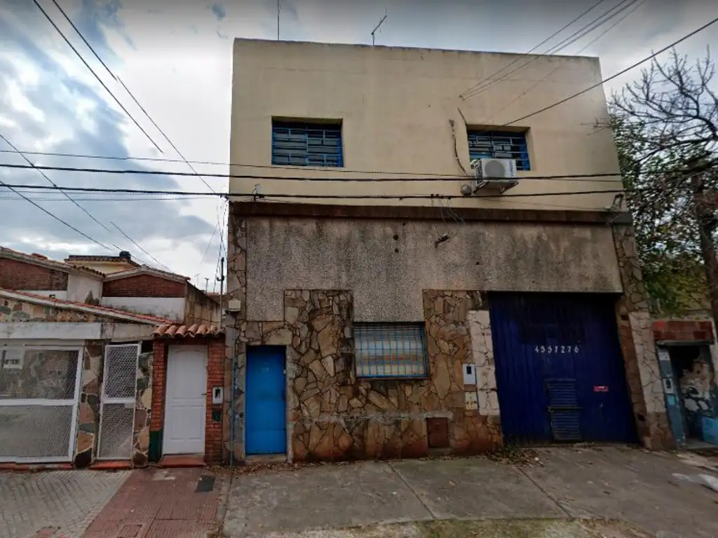 del Rey Inmobiliaria: J.B. Justo 1824, galpon, 700 m2 cubiertos, PERMUTA.