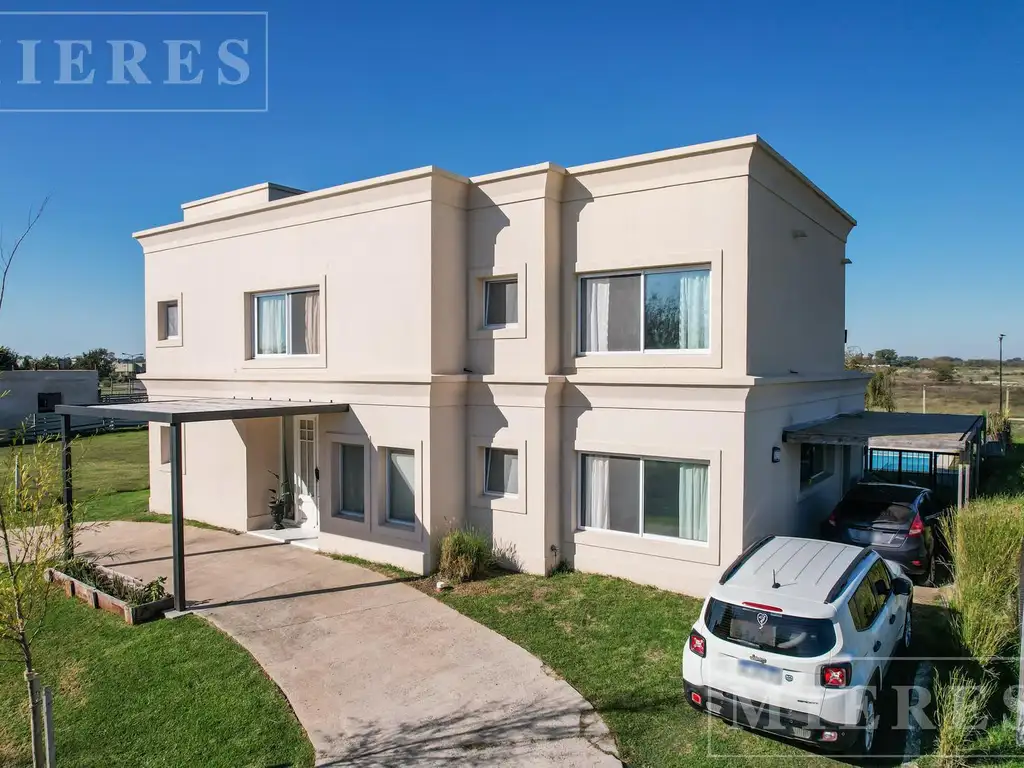 Apto Credito , Casa en venta sobre lote perimetral en San Sebastián área 10