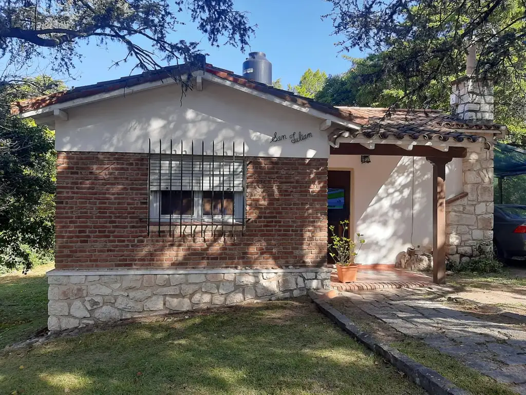 Casa a la venta en Valle Hermoso. (C196)