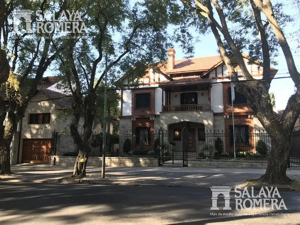 Venta - Casa - Olivos - 6 Dormitorios