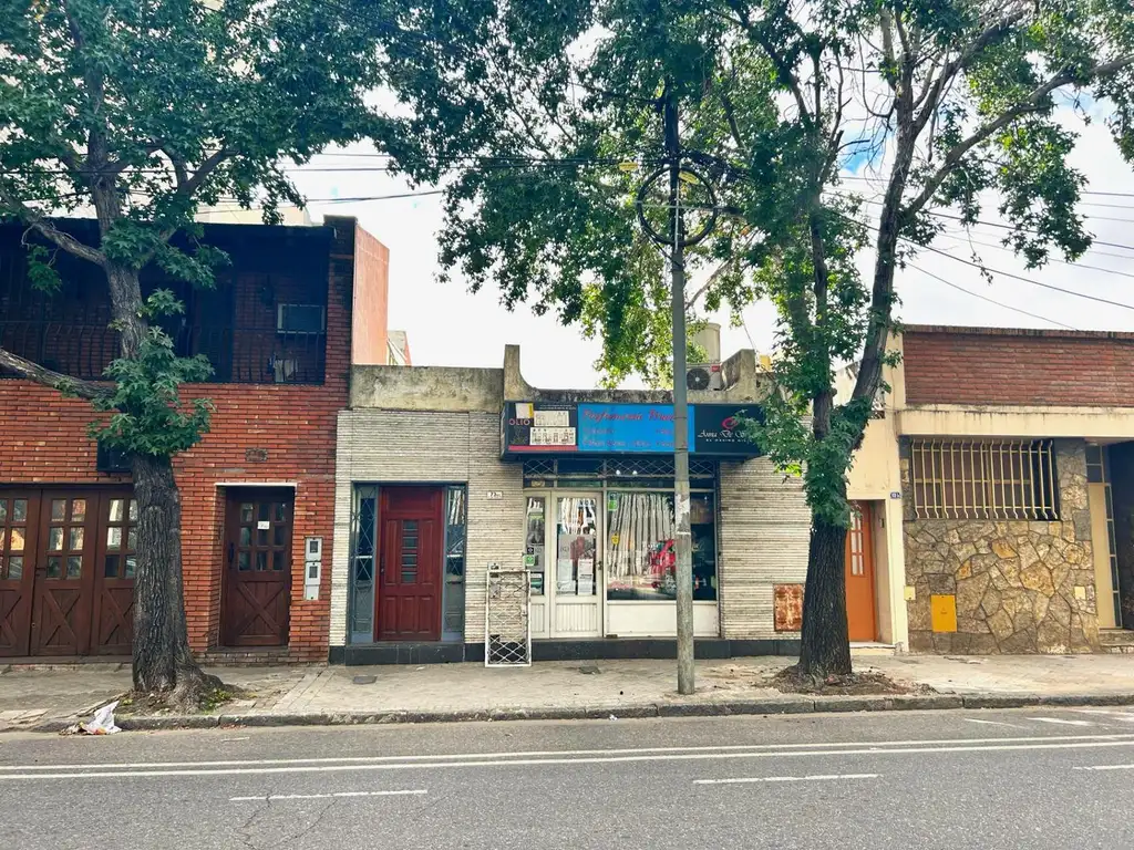 Lagos bis 73, casa de frente + local, 146 m2 de lote, 2 dorm