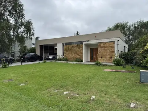 Casa en venta en La Candida Club de Campo - Particular - Escucha Oferta Seria