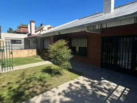 VENTA CASA 2 DORMITORIOS - LOMAS DE ALBERDI, ROSARIO