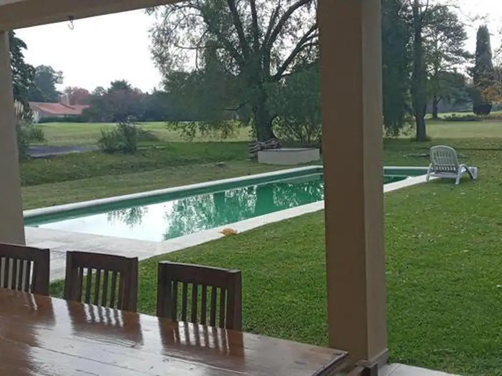 C.C. Los Cardales Casa Moderna 1 lote al Golf de 820 m² 4 Dorm.