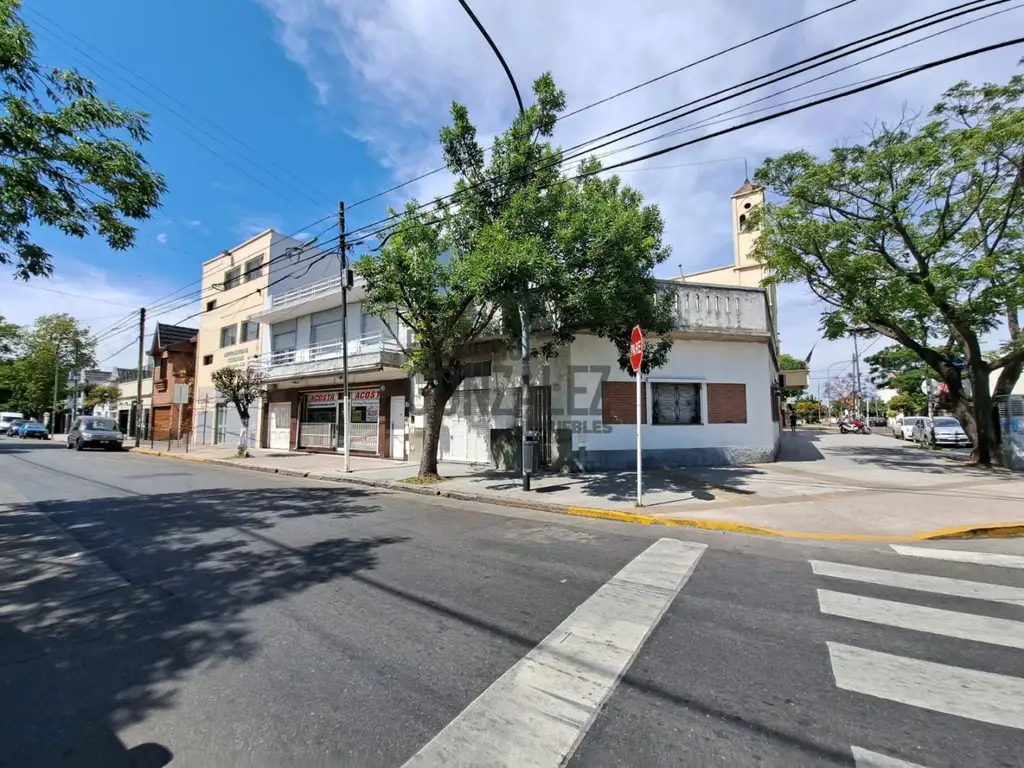 Alquiler local comercial en Barrio Naon