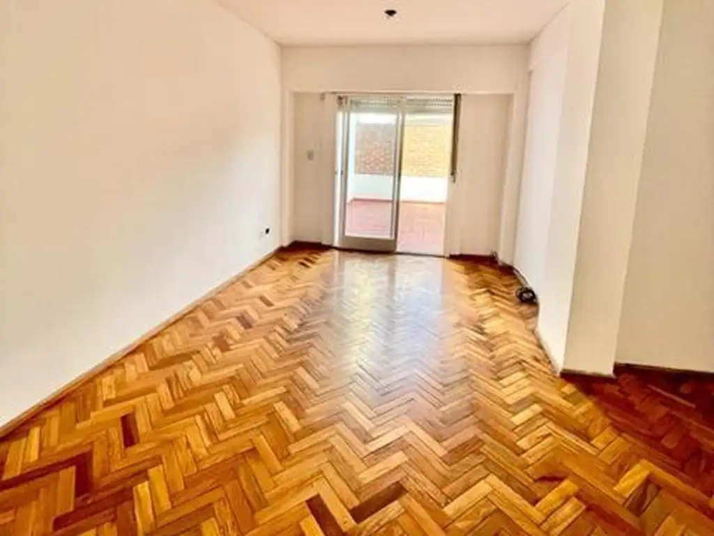 VENTA DEPARTAMENTO 2 AMBIENTES EN FLORES