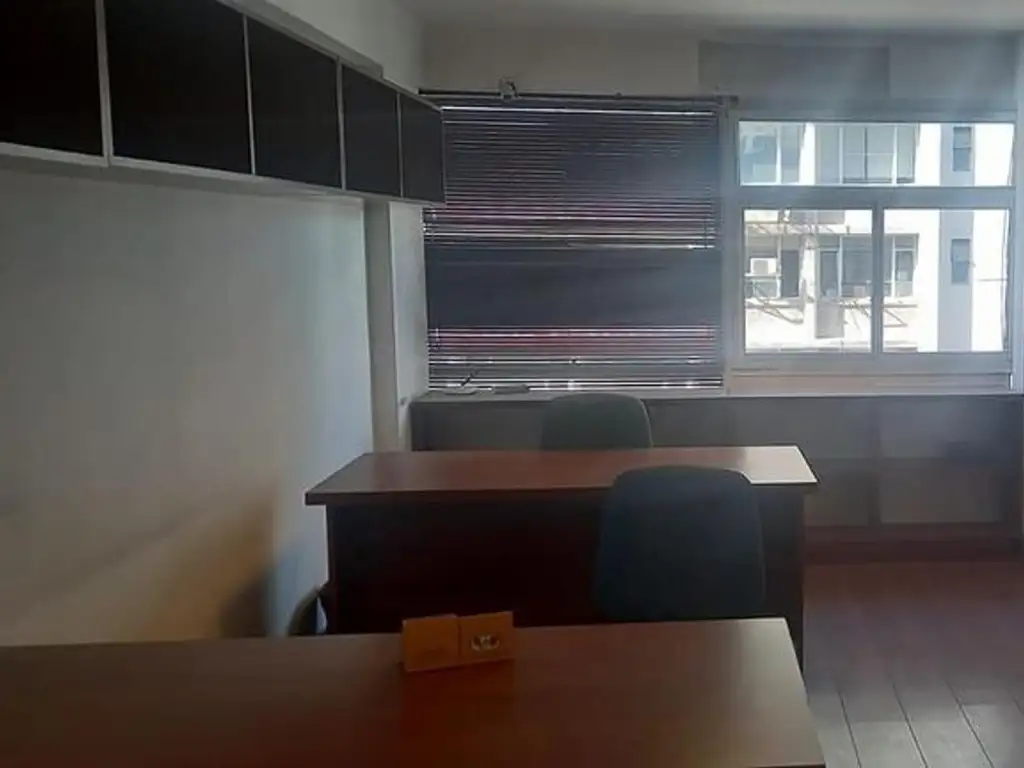 Venta. Oficina 26 m². Av. Belgrano y Perú.