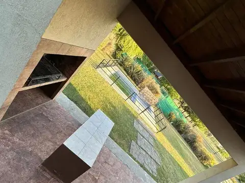 Casa en Alquiler con cochera