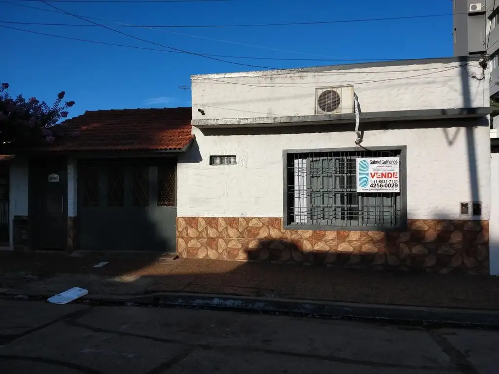 OPORTUNIDAD casa 4 amb + cochera en Berazategui Centro,  G.B.A. Zona Sur