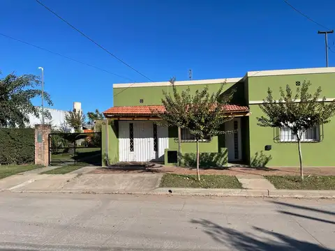 Casas en Venta en Empalme Lobos - Argenprop