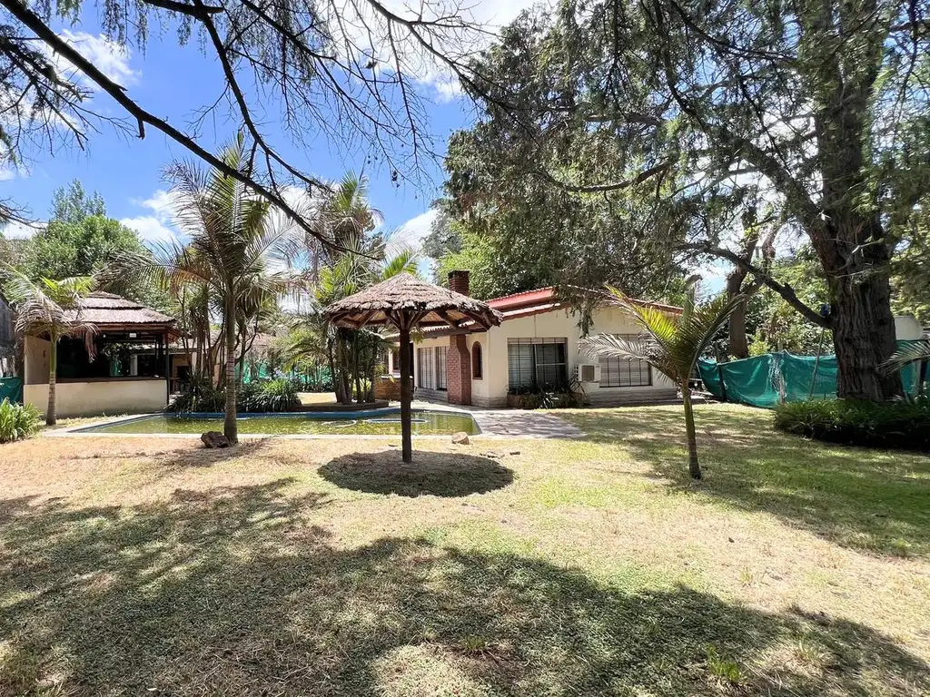 Casa quinta en venta en Parque Leloir