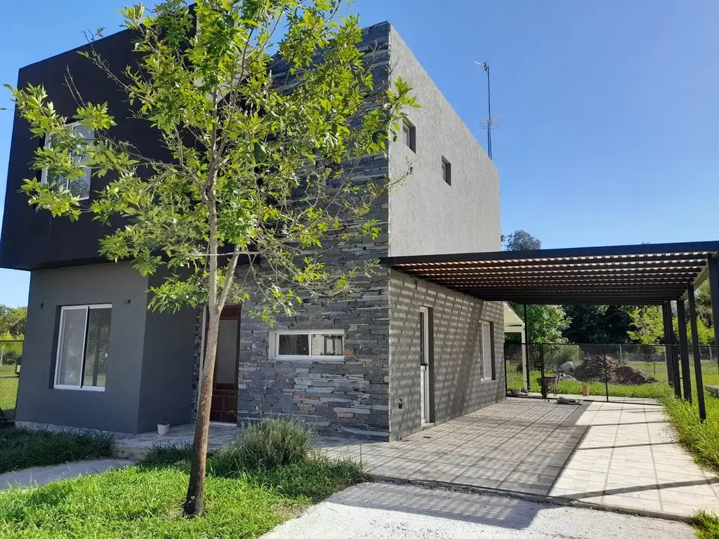 Excelente casa en venta de 5 ambientes en El Aljibe