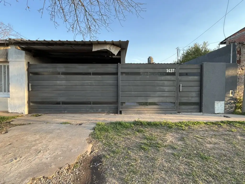 Casa - Venta - Argentina, Villa Gobernador Gálvez - Av. CHUBUT 1400