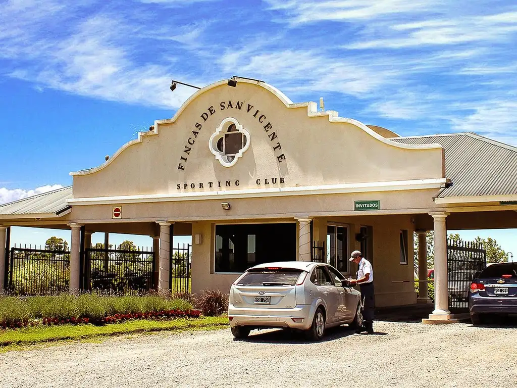 LOTE en el barrio "FINCAS de SAN VICENTE DE LA LAGUNA"