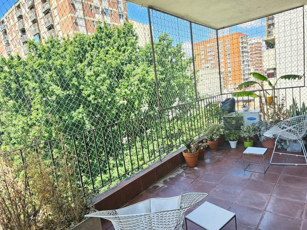 Hermoso Semi Piso en Venta 4 Ambientes con Balcón y Cochera en Belgrano R