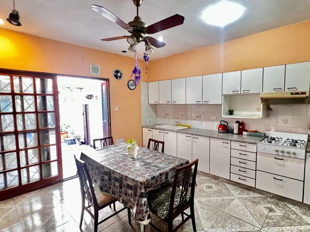 Venta Casa 4 amb c/ quincho,terraza en Montecastro