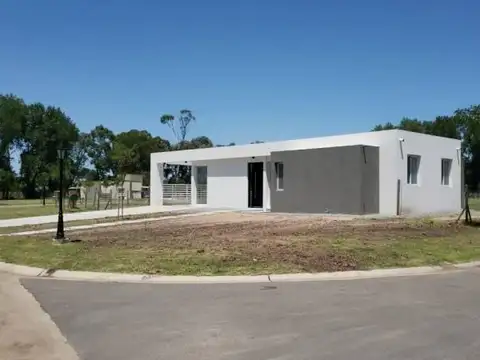 Casa en Venta - 3 dormitorios - USD 140.000