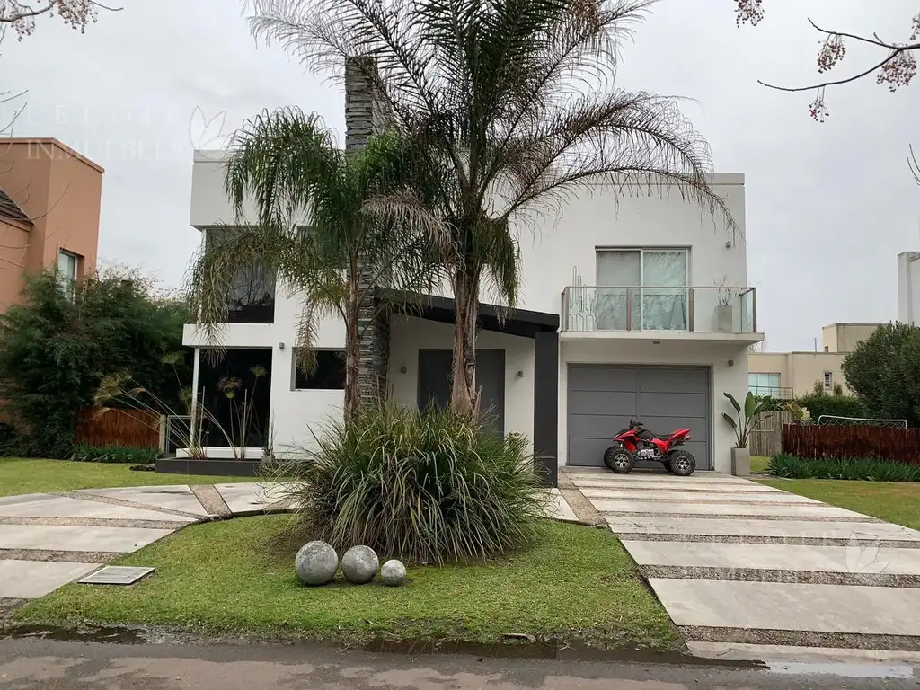 Casa en venta 4 amb en Altos Del Sol