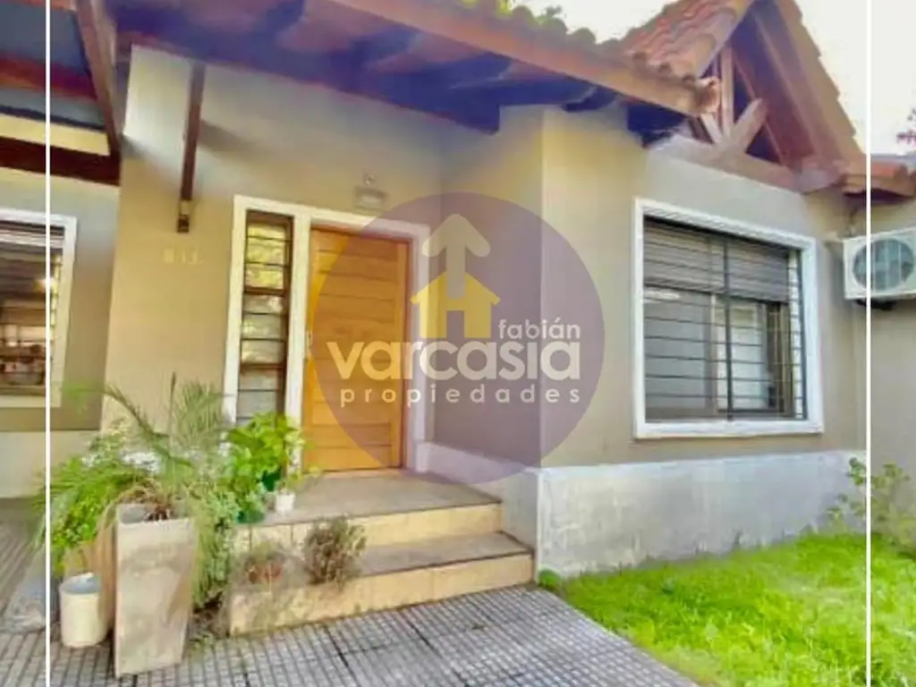 CASA EN VENTA EN CASTELAR SUR - MORON