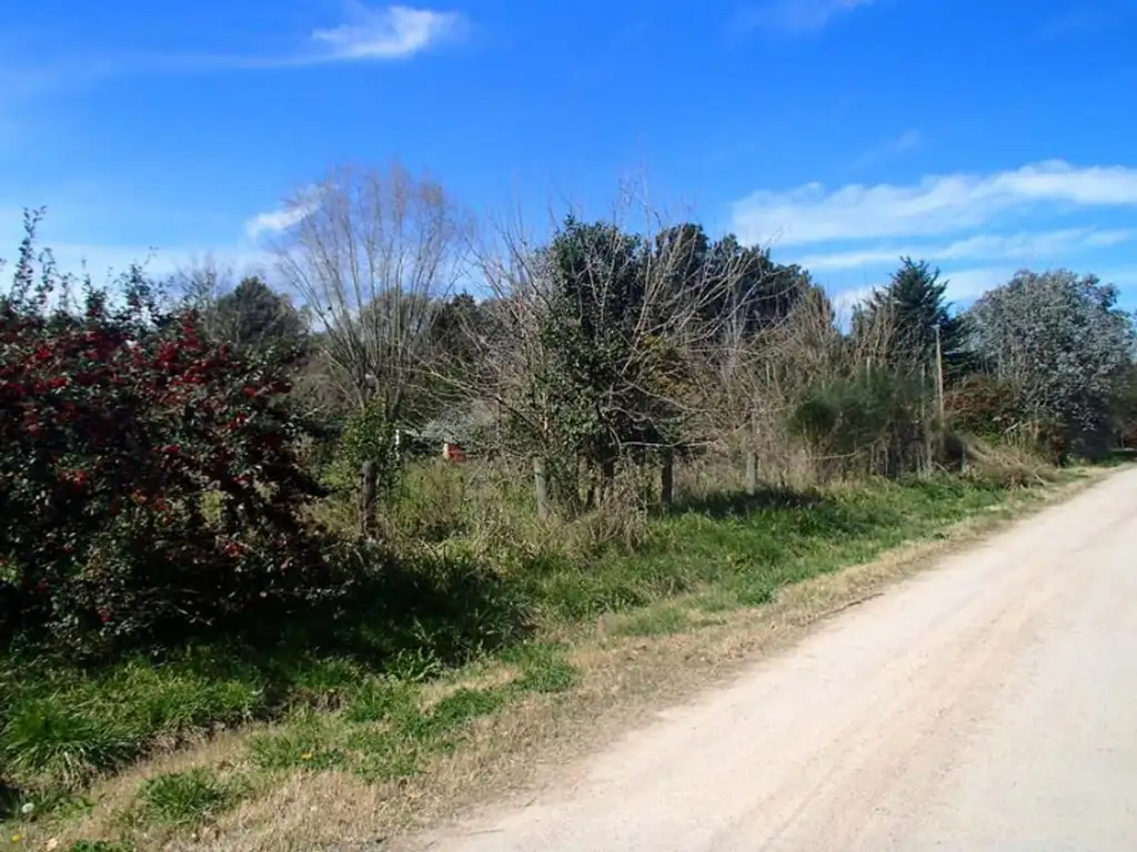 Lote en Barrio Parque Jularó