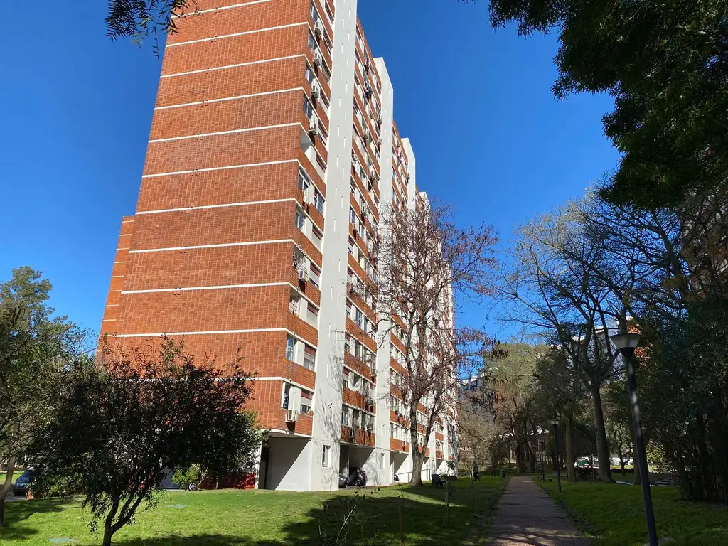 Venta Apartamento 4 dormitorios Parque Posadas