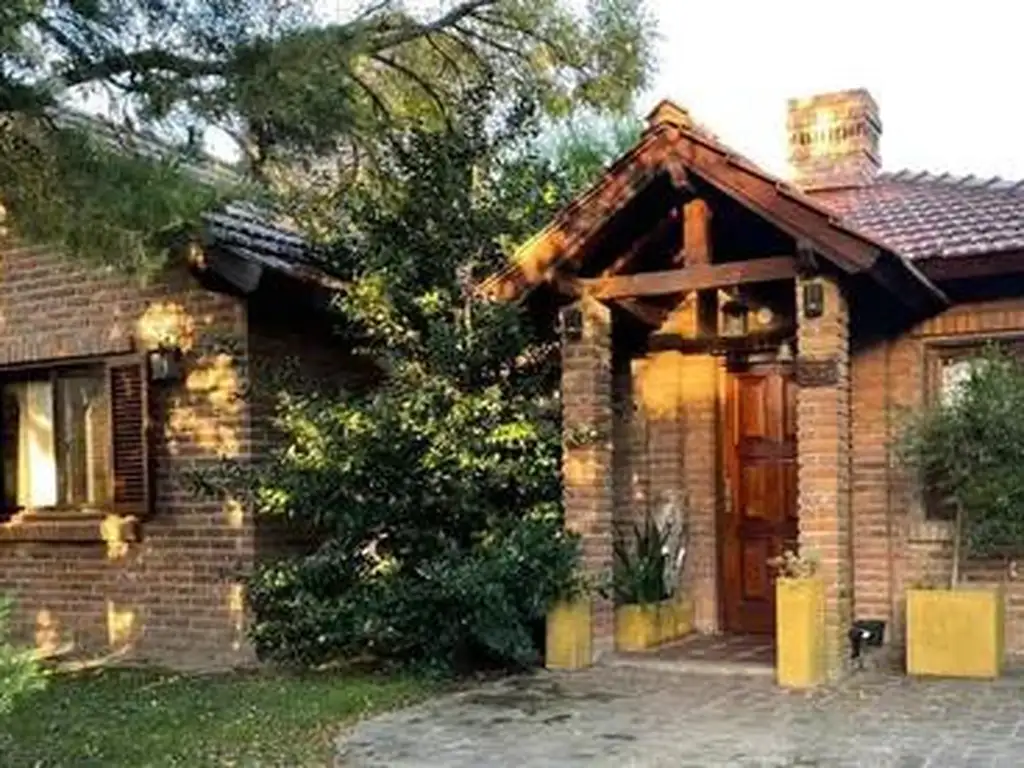 Casa en venta de 4 ambientes sector 1, Country Banco Provincia de Buenos Aires.