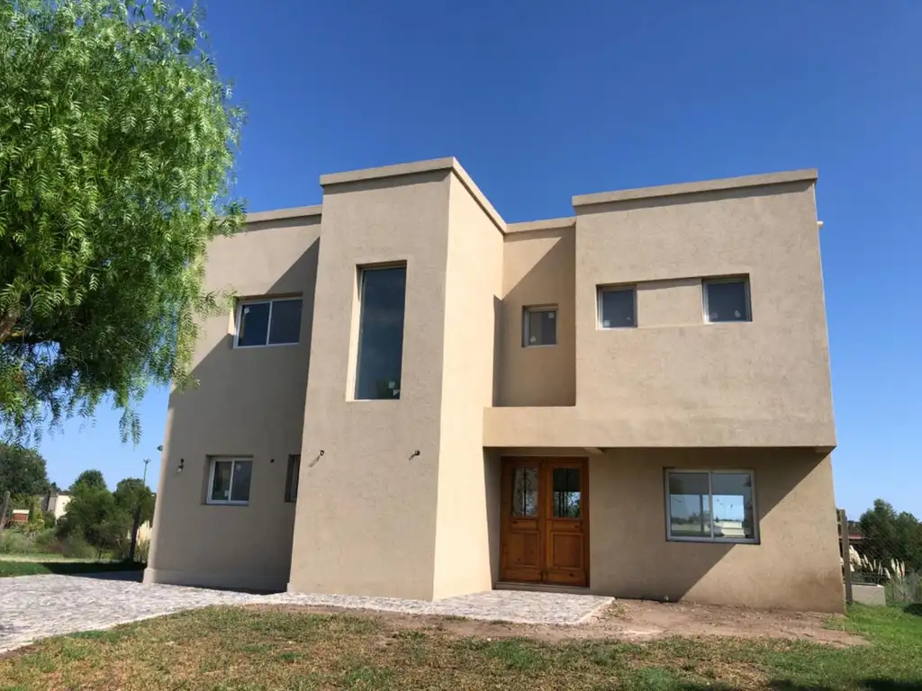 Casa a estrenar en El Canton Norte al agua