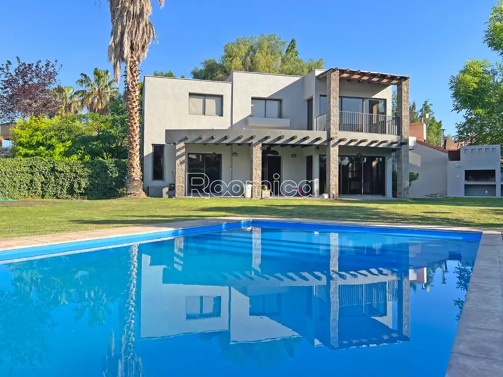 CASA EN BARIO PRIVADO EL HUERTO, CARRODILLA, LUJÁN DE CUYO