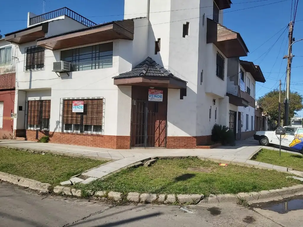 Casa en venta en Av. Rosales 1600 - El Palomar - Argenprop